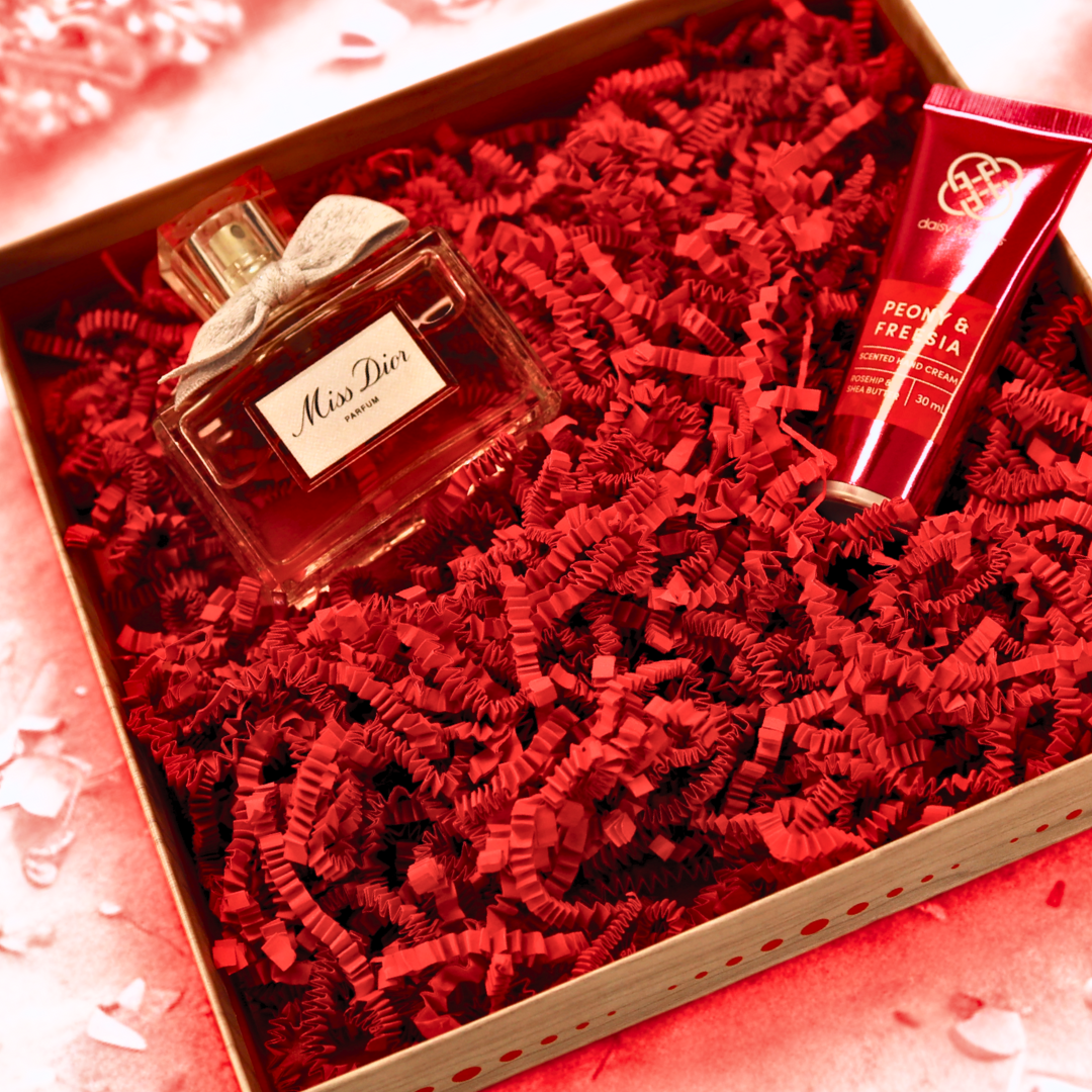 TORONTOKYO 2 LB Valentine's Day Crinkle Cut Paper Shred
